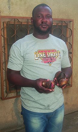 Emmanuel Tito, producteur d’escargots à Cotonou.