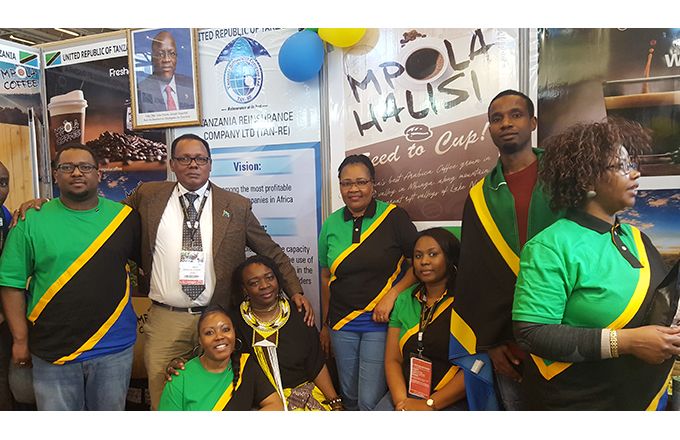 La Tanzanie participait pour la première fois, avec un stand, au Salon de l’agriculture de Paris. Photo : Silas Bayebane